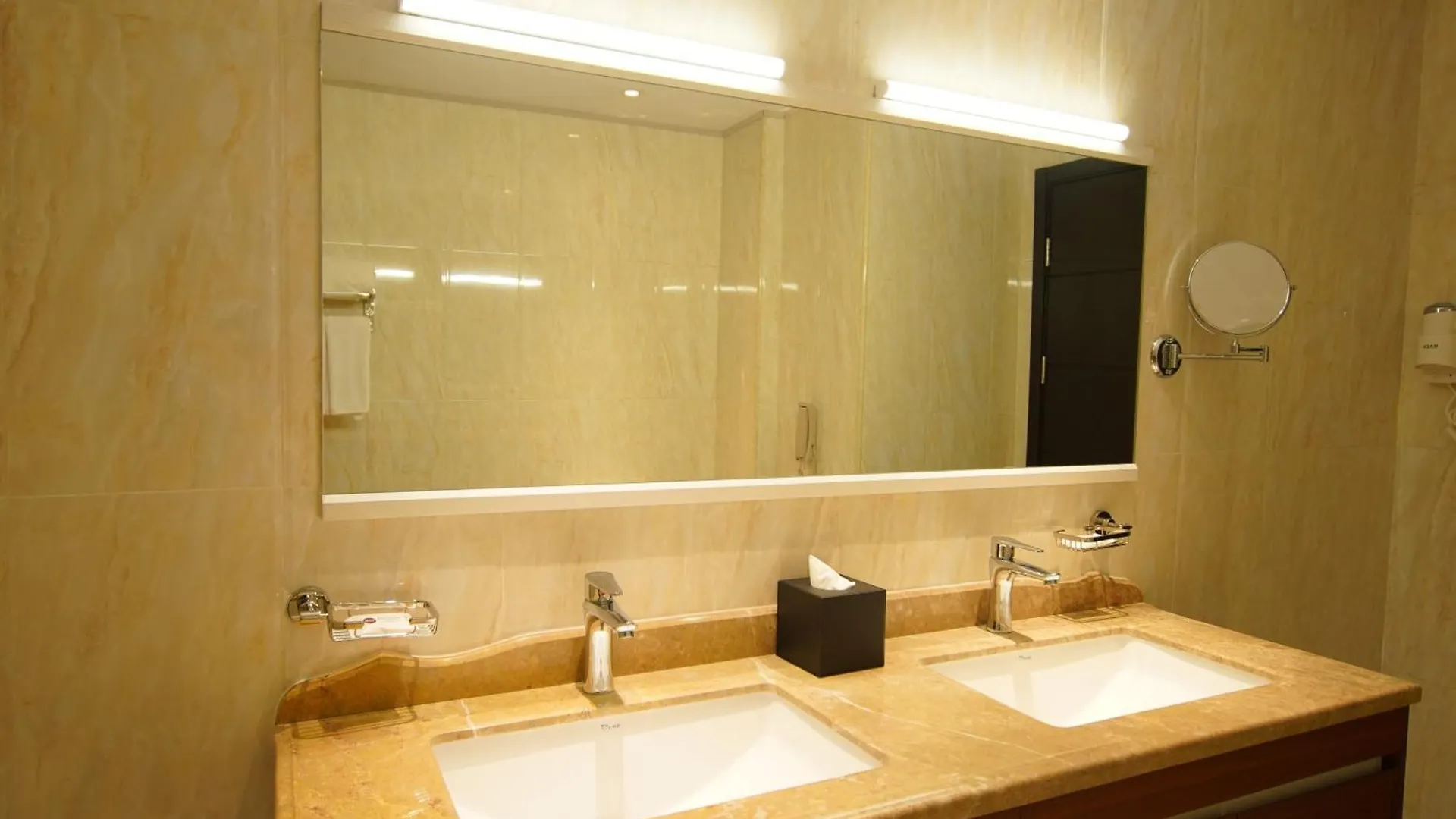 Best Western Premier Dynasty Addis Abeba 4*,